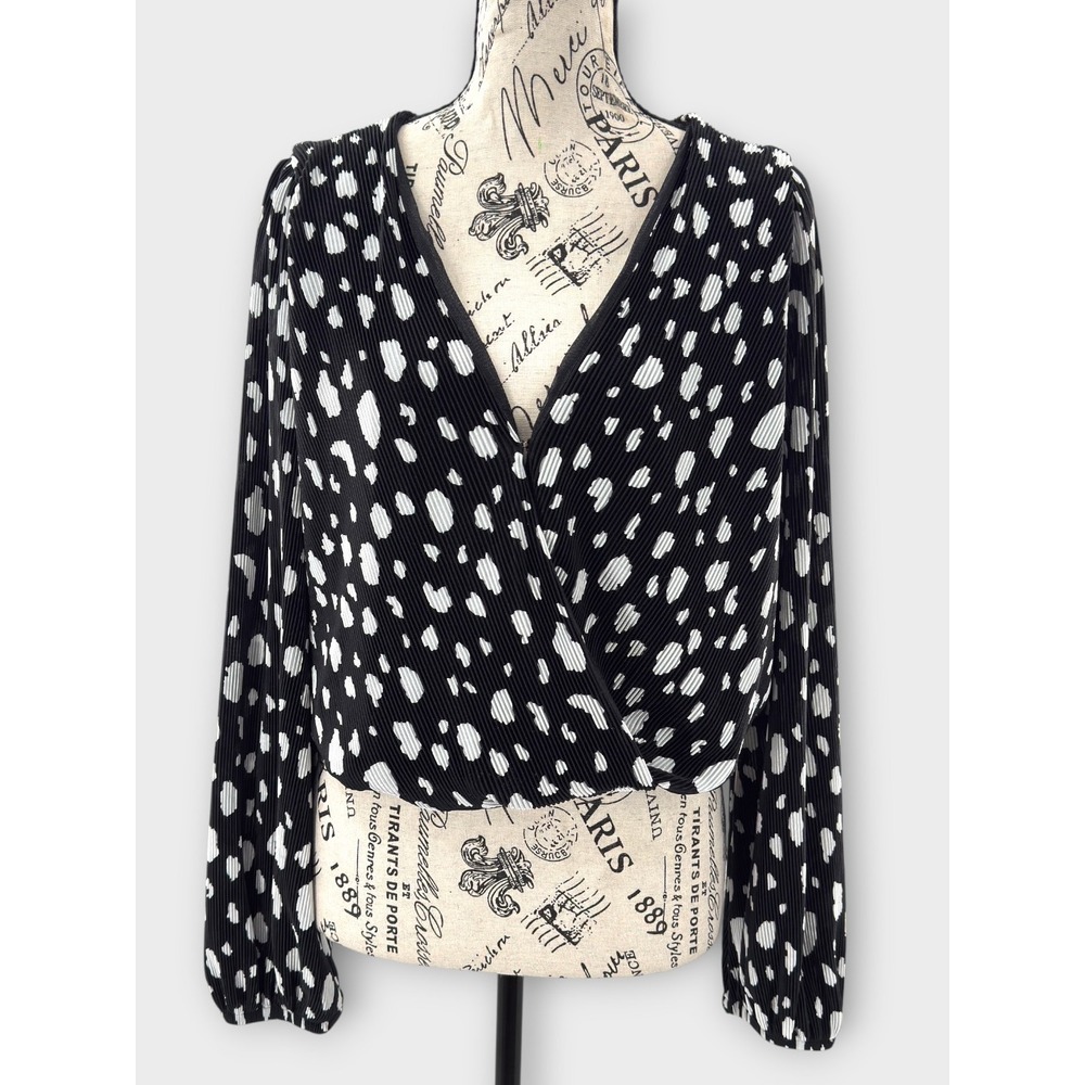 ASTR The Label Ribbed Dalmatian Wrap Blouse Surplice Women's Size M Black White - Picture 5 of 14